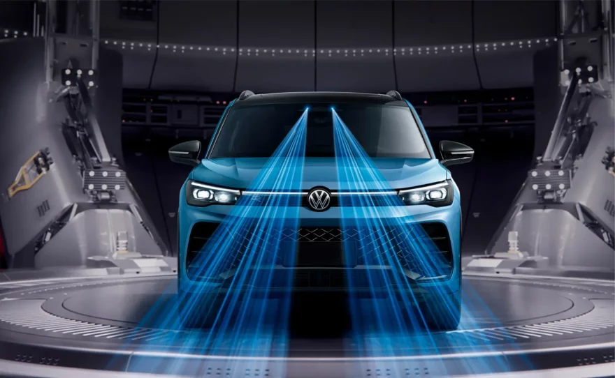 Volkswagen Tiguan L Pro, вид спереди